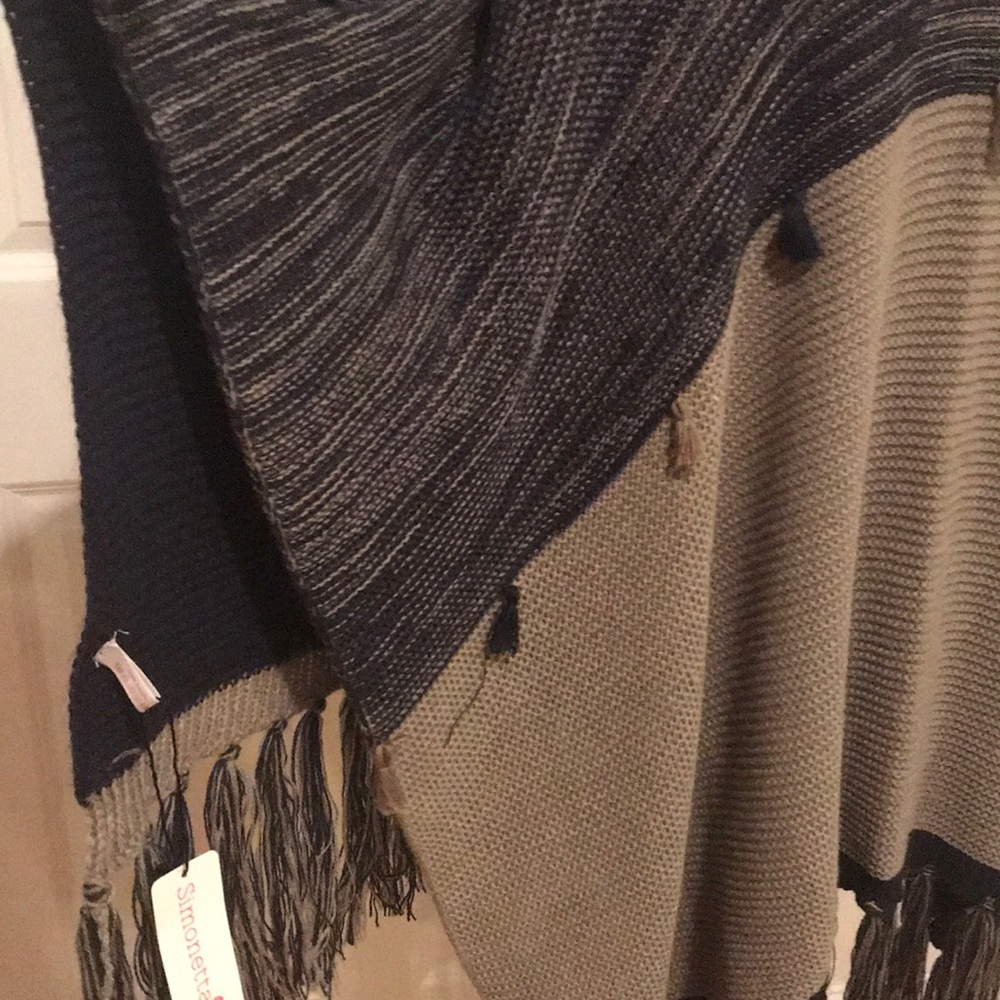 Simonetta poncho - Picture 4 of 6